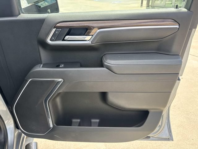 Used 2025 Chevrolet Silverado 1500 RST w/ LPO, Dark Essentials Package RWD image 18