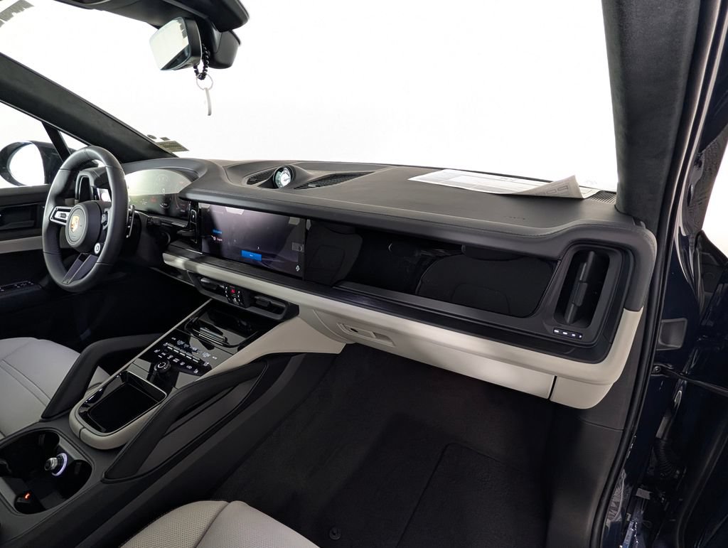 New 2026 Porsche Cayenne GTS AWD/4WD image 19