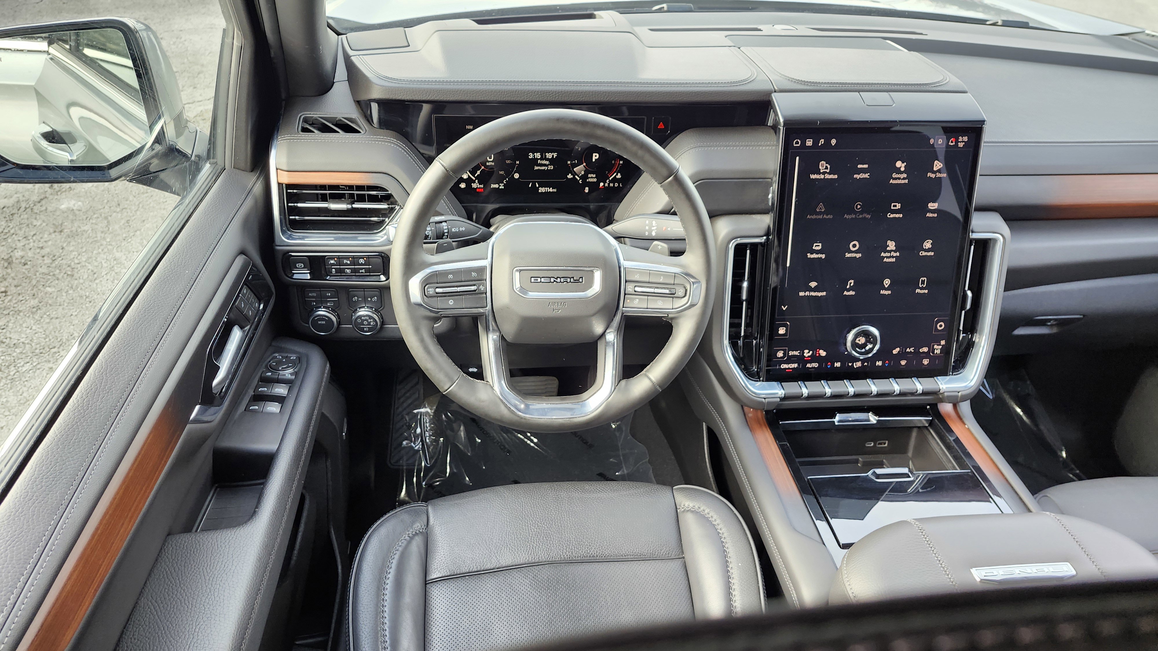 Used 2025 GMC Yukon Denali image 30