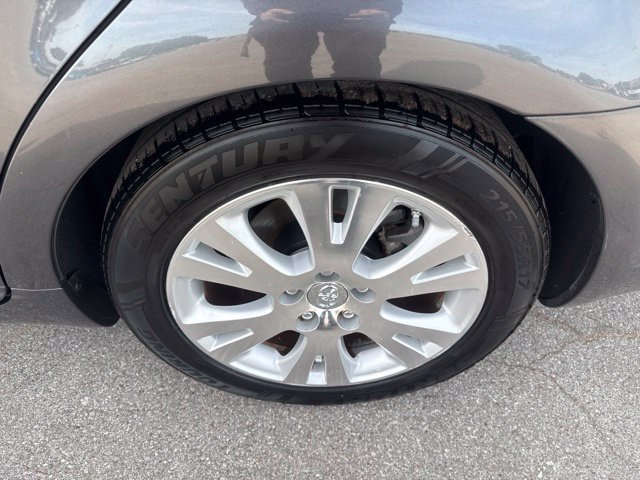 Used 2010 Toyota Avalon XLS FWD image 11