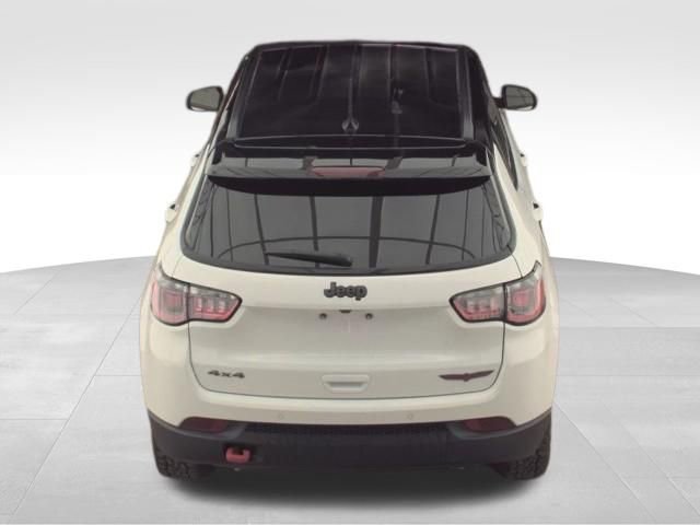 Used 2025 Jeep Compass Trailhawk image 4