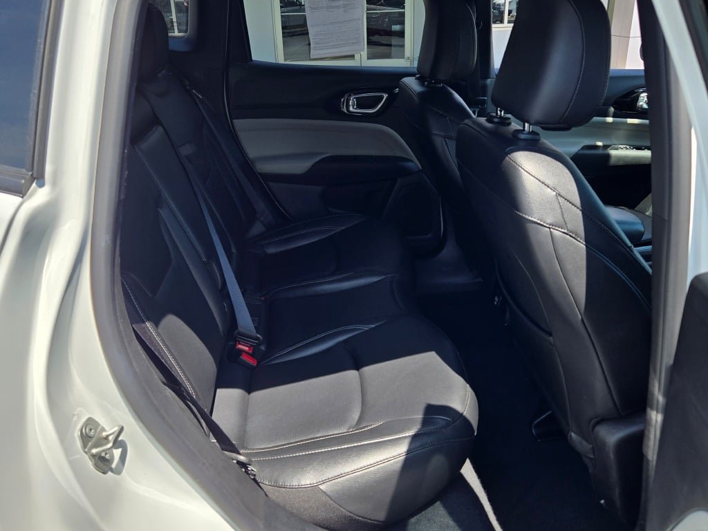 Used 2025 Jeep Compass Limited AWD/4WD image 11