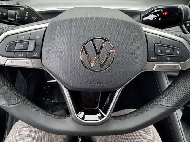 New 2026 Volkswagen Tiguan SE R-Line image 11