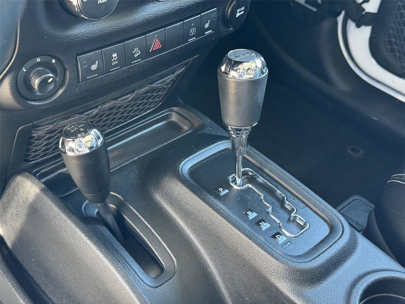 Used 2017 Jeep Wrangler Rubicon image 24