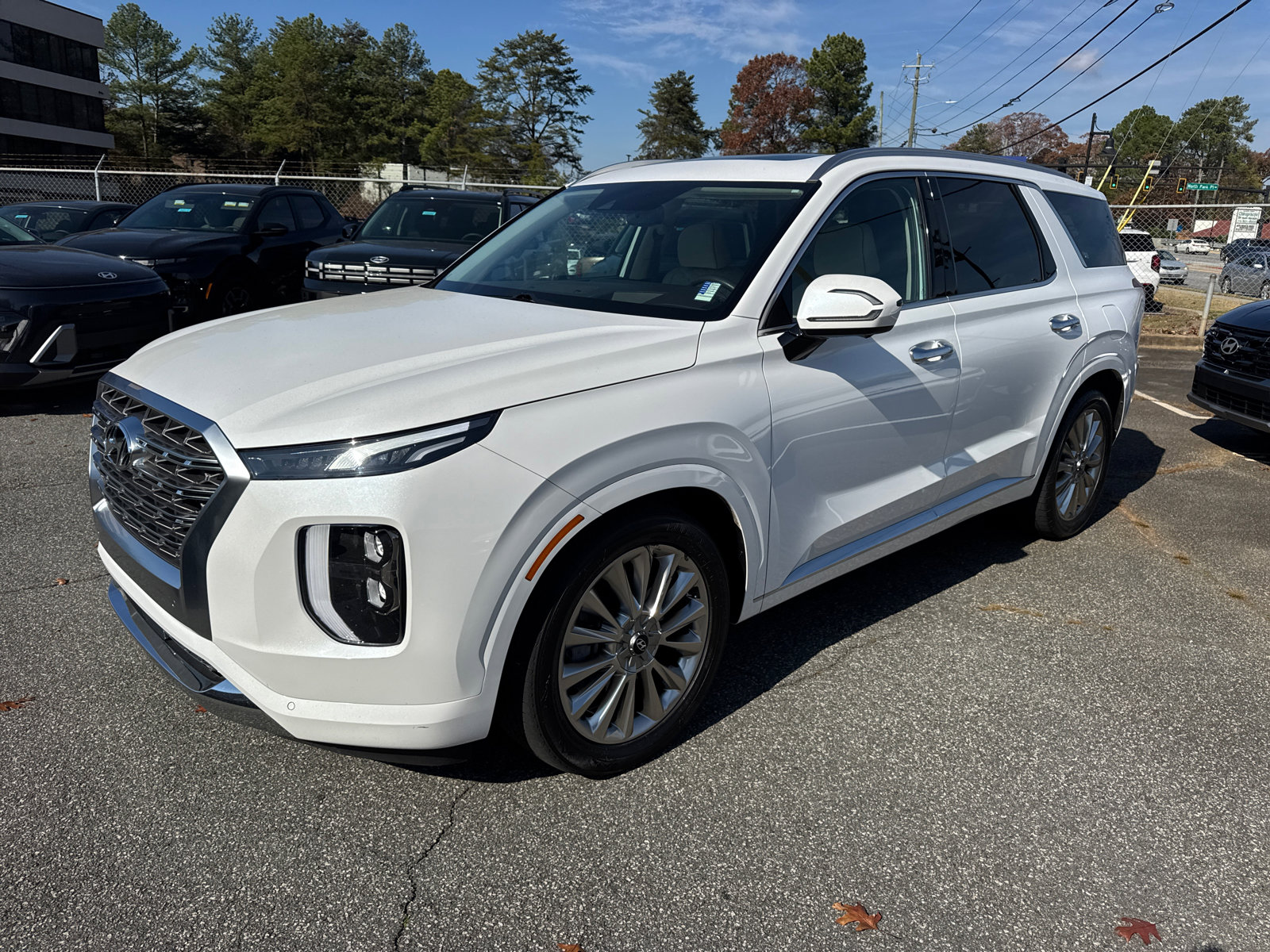 Used 2020 Hyundai Palisade Limited image 3