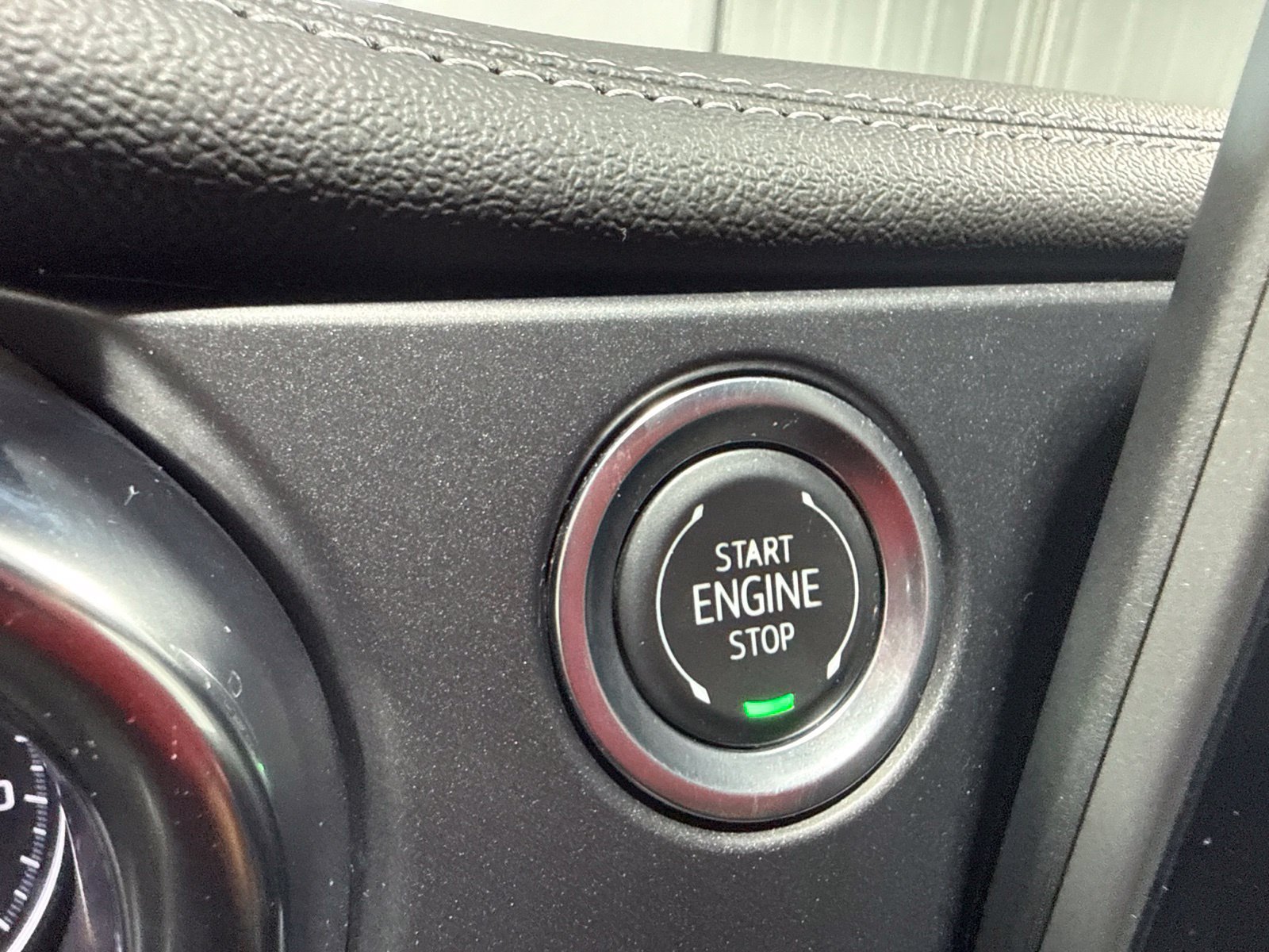 Used 2025 Chevrolet Blazer LT AWD/4WD image 25