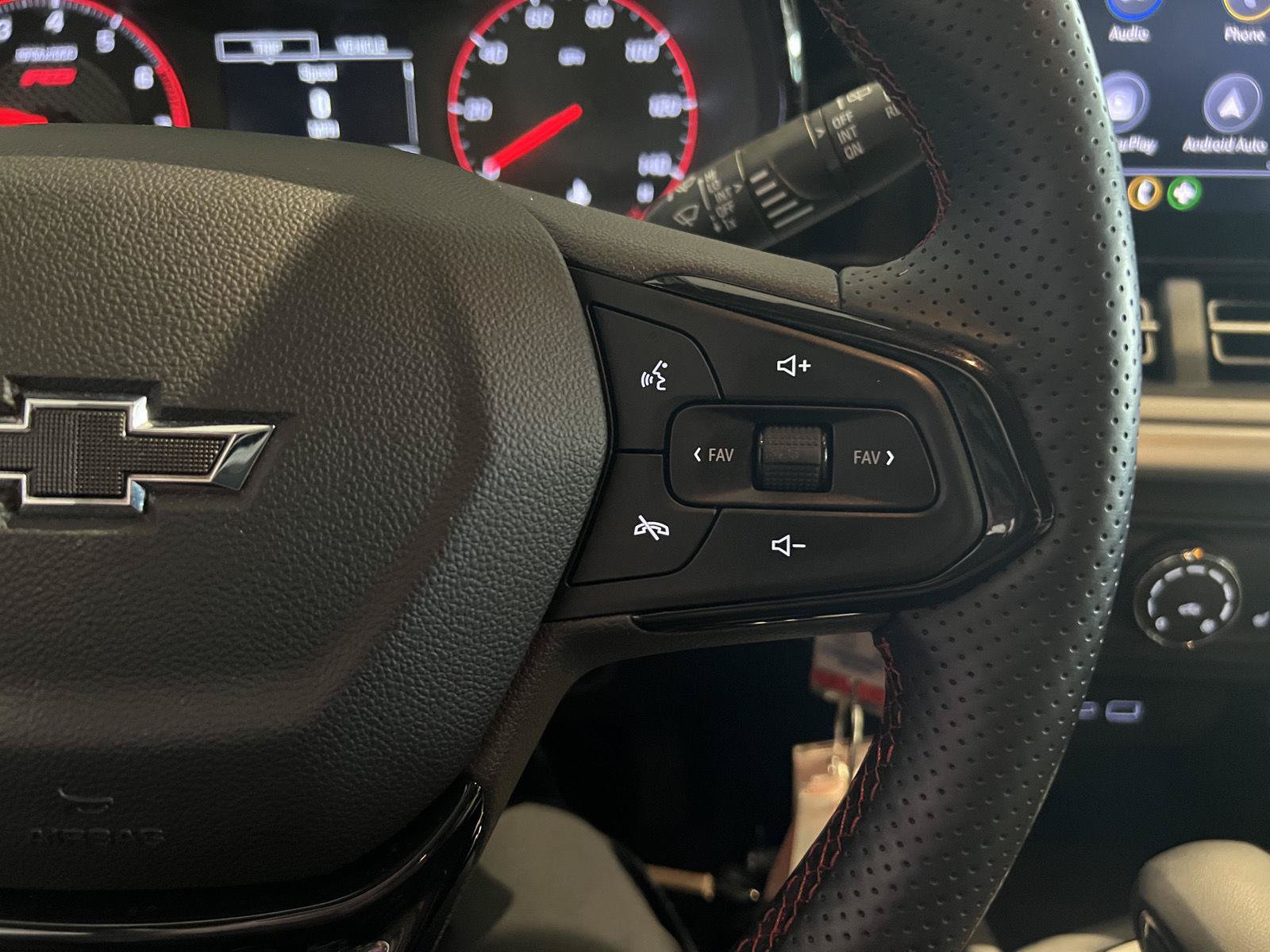 Used 2025 Chevrolet Trax RS w/ Driver Confidence Package FWD image 35