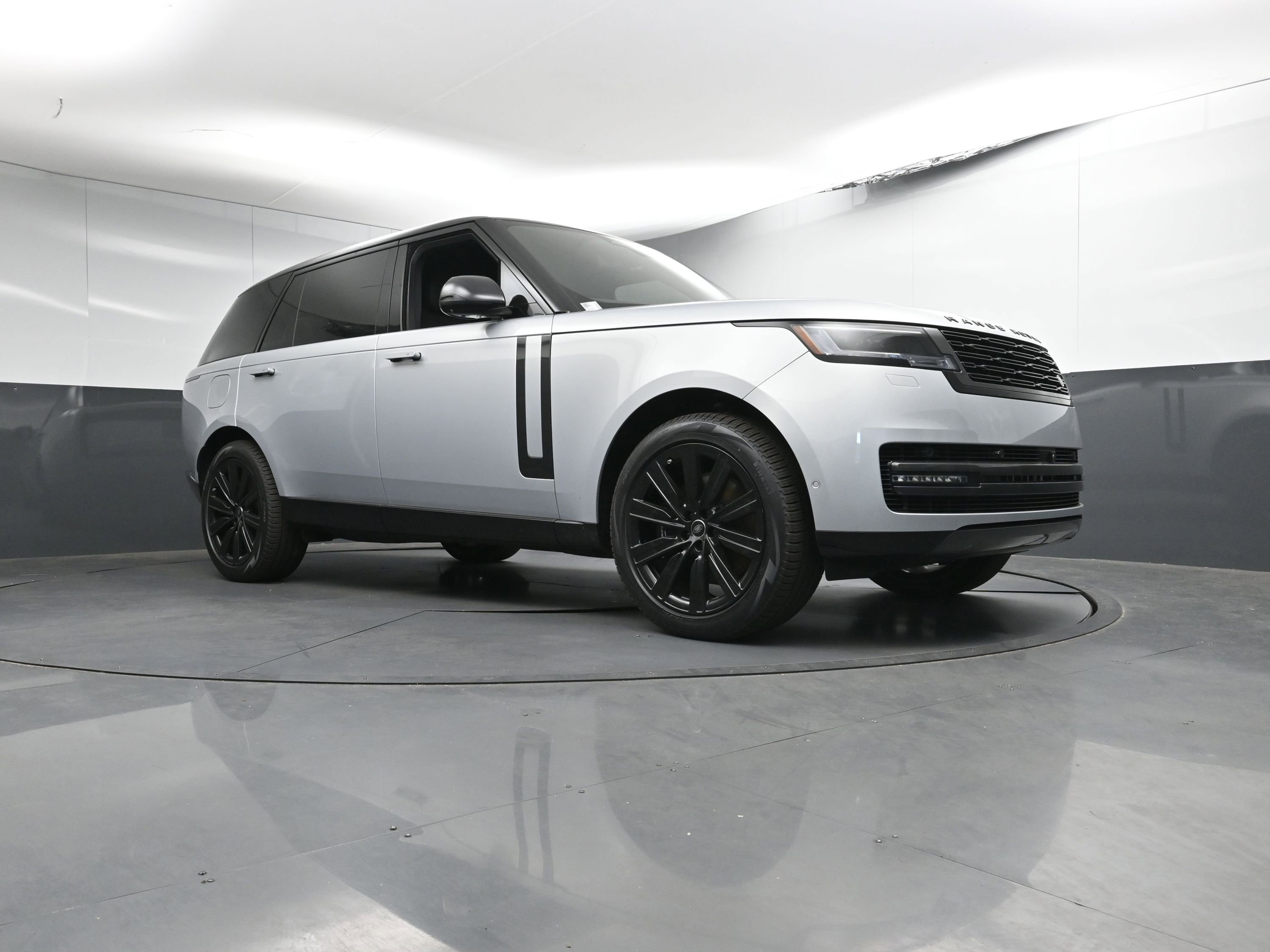 New 2025 Land Rover Range Rover Long Wheelbase SE image 27