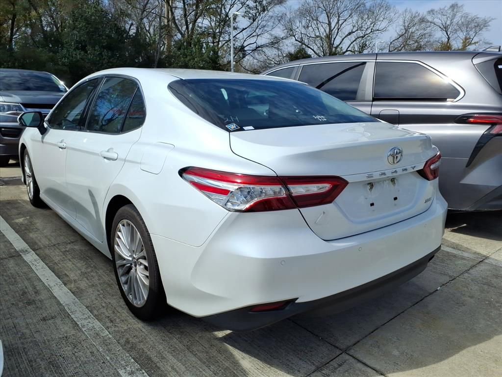 Used 2018 Toyota Camry XLE image 2