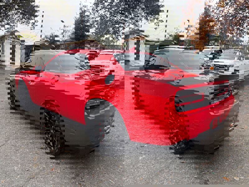 Used 2016 Dodge Challenger SRT Hellcat image 11