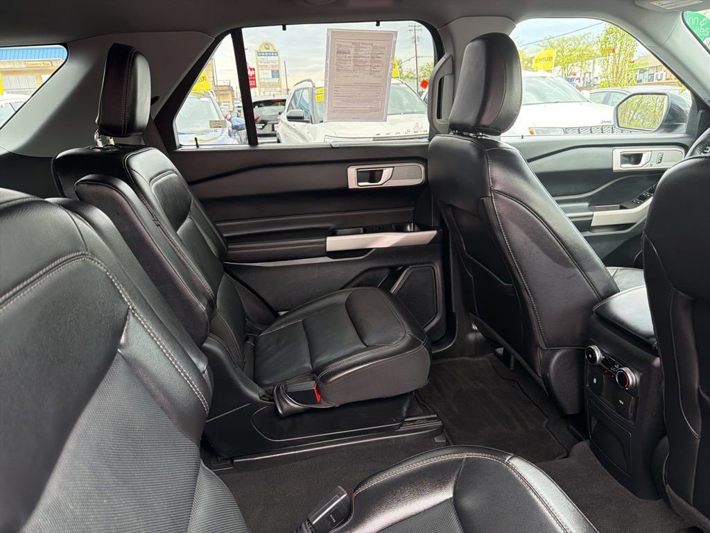 Used 2024 Ford Explorer Limited AWD/4WD image 14