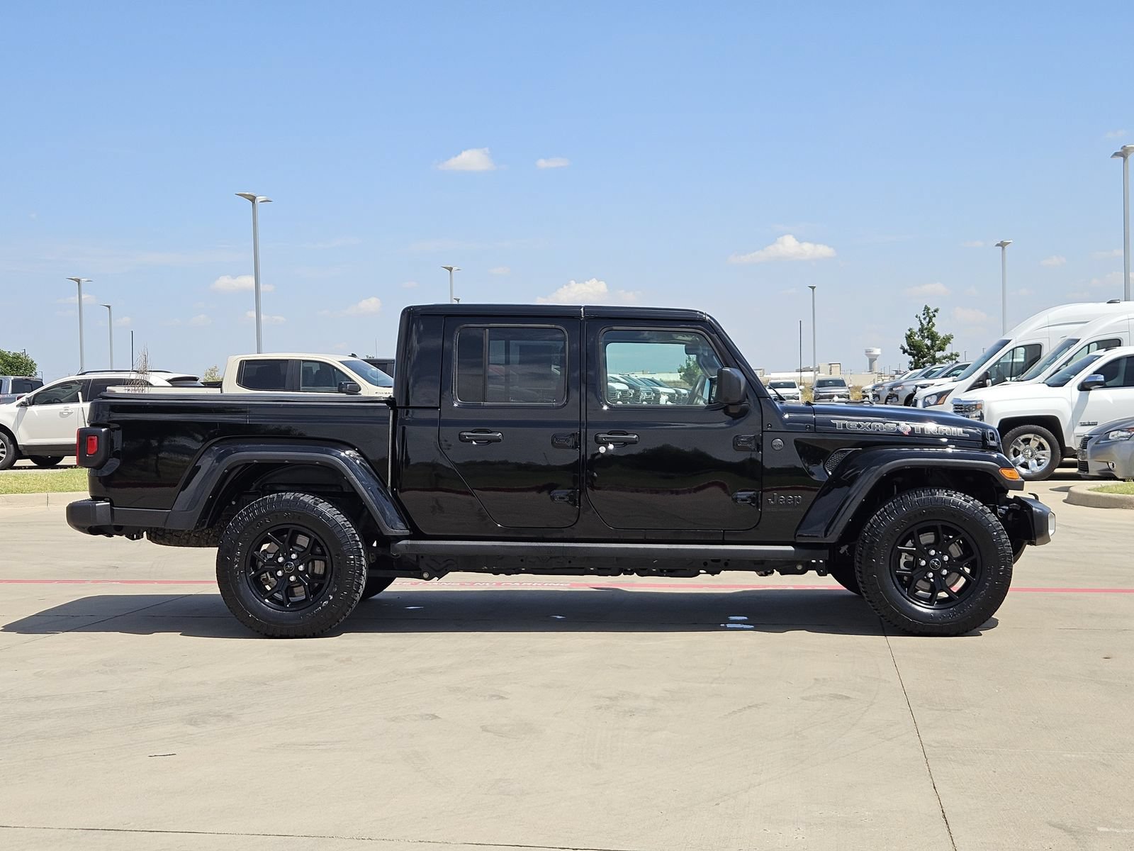 Used 2024 Jeep Gladiator Sport AWD/4WD image 7