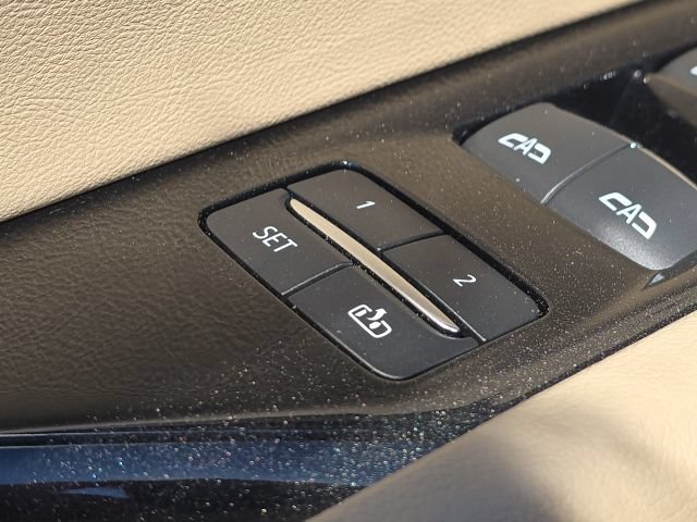 Used 2021 Cadillac Escalade Premium Luxury w/ Driver Assist Tech Package AWD/4WD image 28