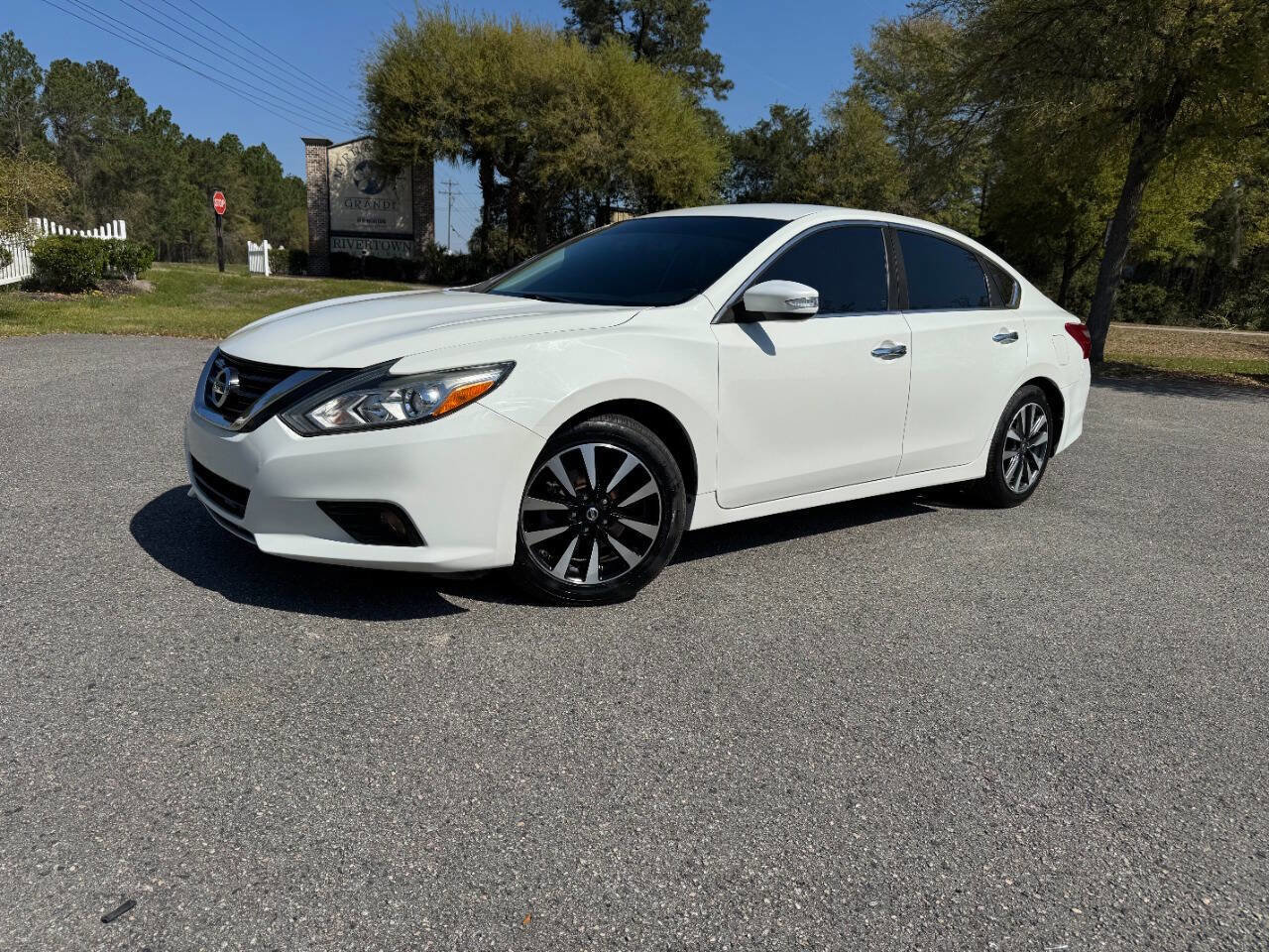 Used 2018 Nissan Altima 2.5 SL FWD image 29