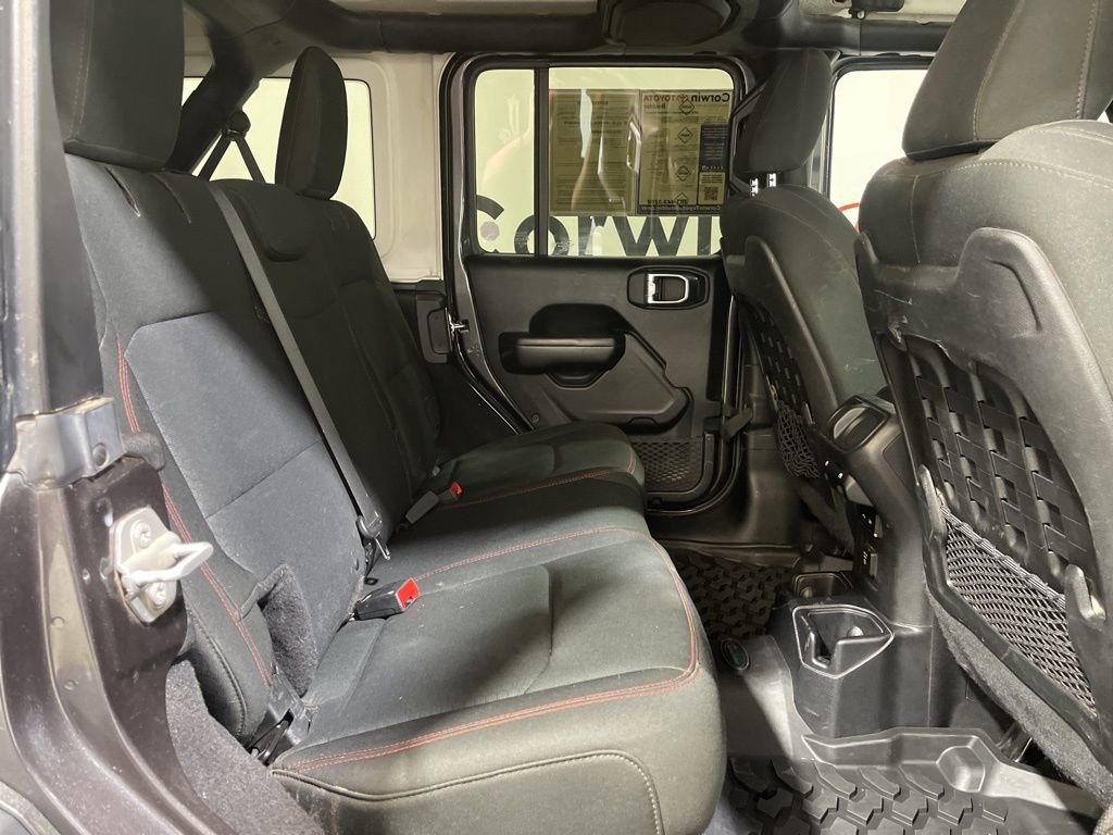 Used 2018 Jeep Wrangler Unlimited Rubicon image 16