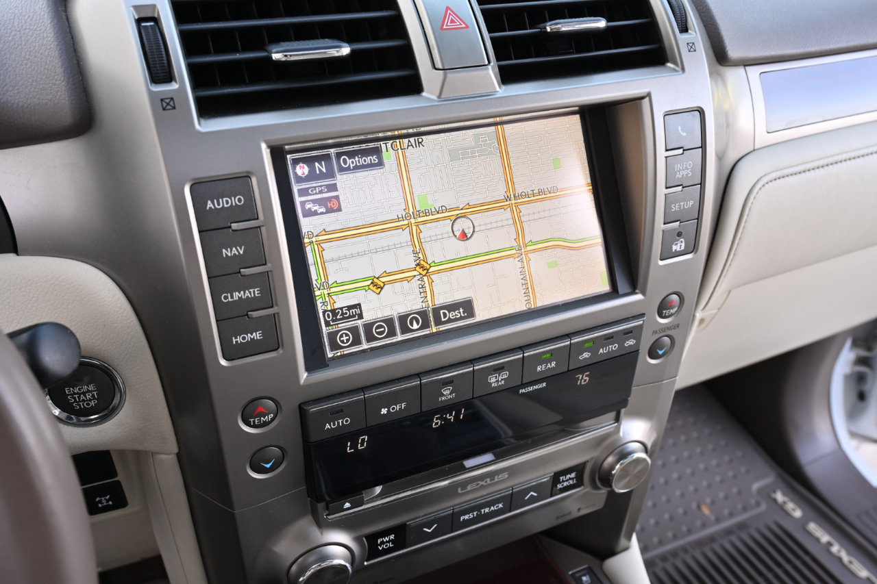 Used 2015 Lexus GX 460 w/ Premium Package AWD/4WD image 20