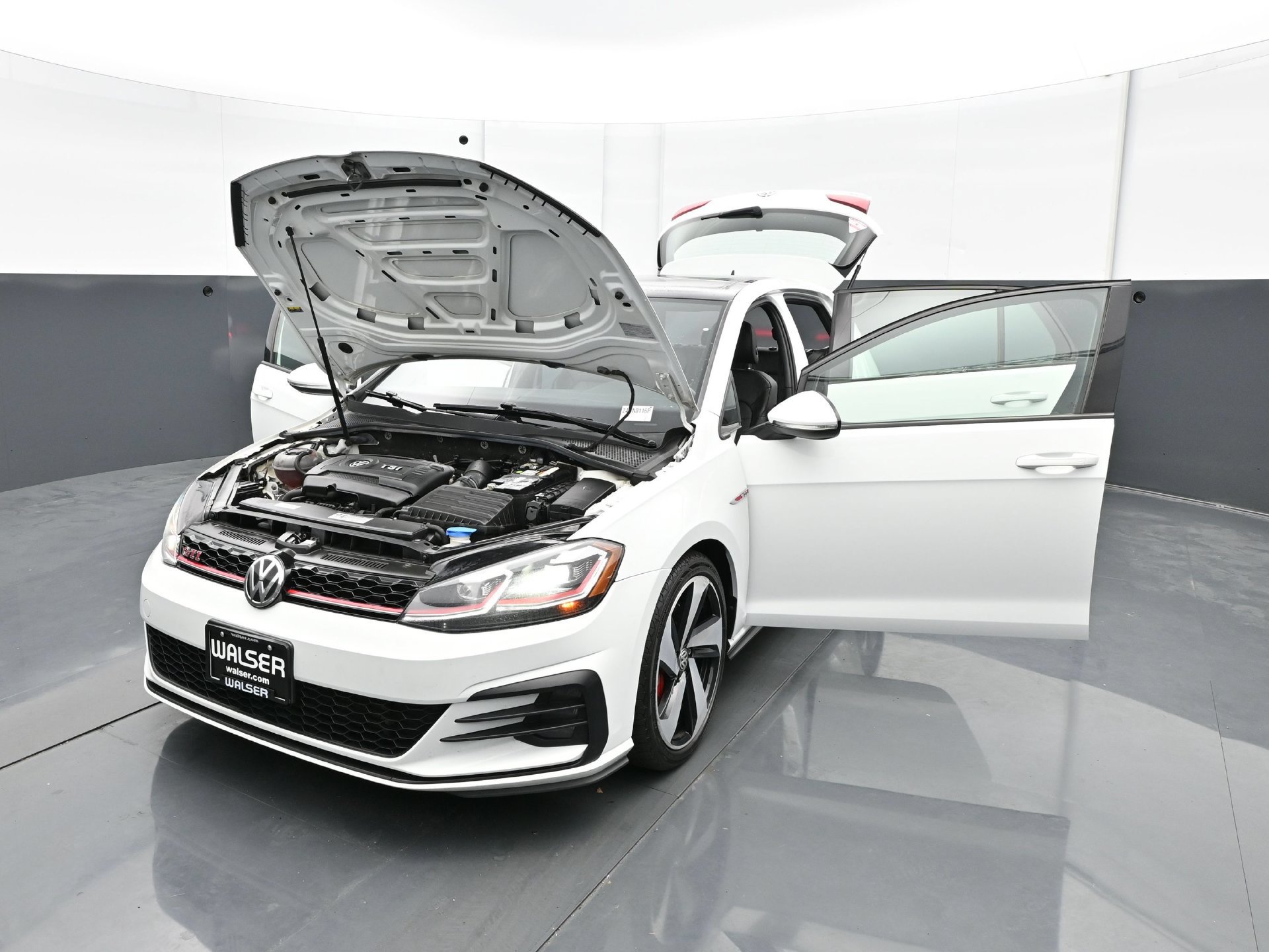 Used 2020 Volkswagen GTI SE FWD image 33