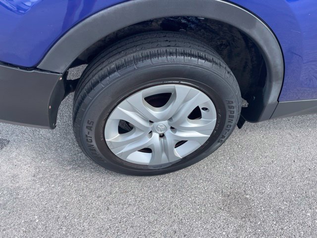 Used 2014 Toyota RAV4 LE AWD/4WD image 16
