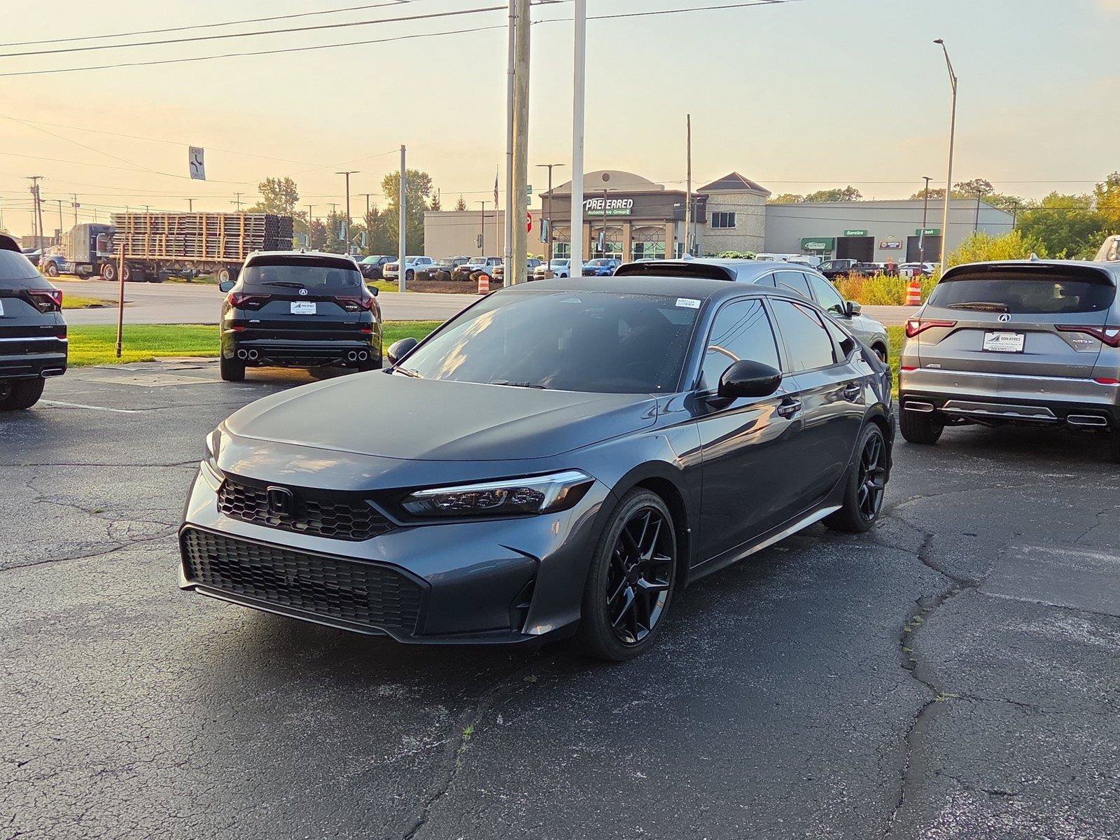 Used 2025 Honda Civic Sport image 2