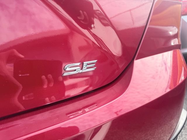 Used 2025 Toyota Camry SE w/ Convenience Package FWD image 17