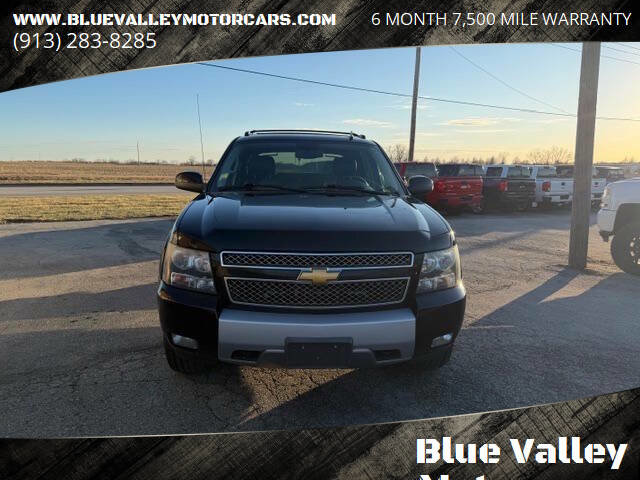 Used 2013 Chevrolet Avalanche LT w/ Suspension Package, Off-Road image 2