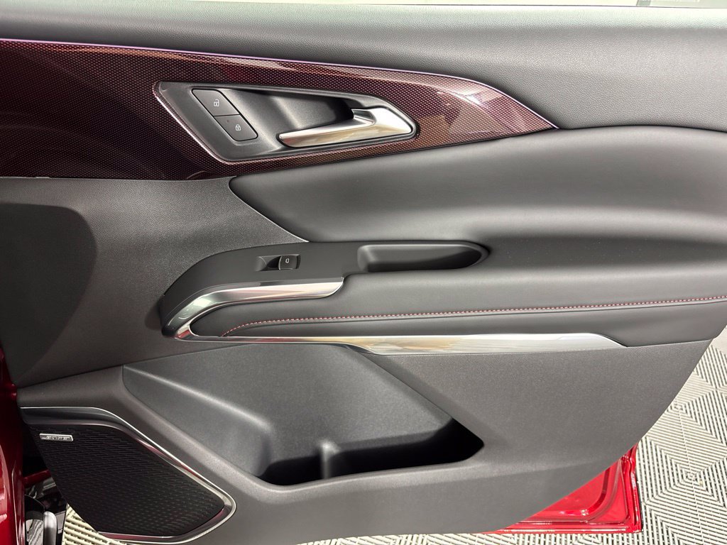 New 2027 Chevrolet Traverse RS w/ LPO, Floor Liner Package AWD/4WD image 9