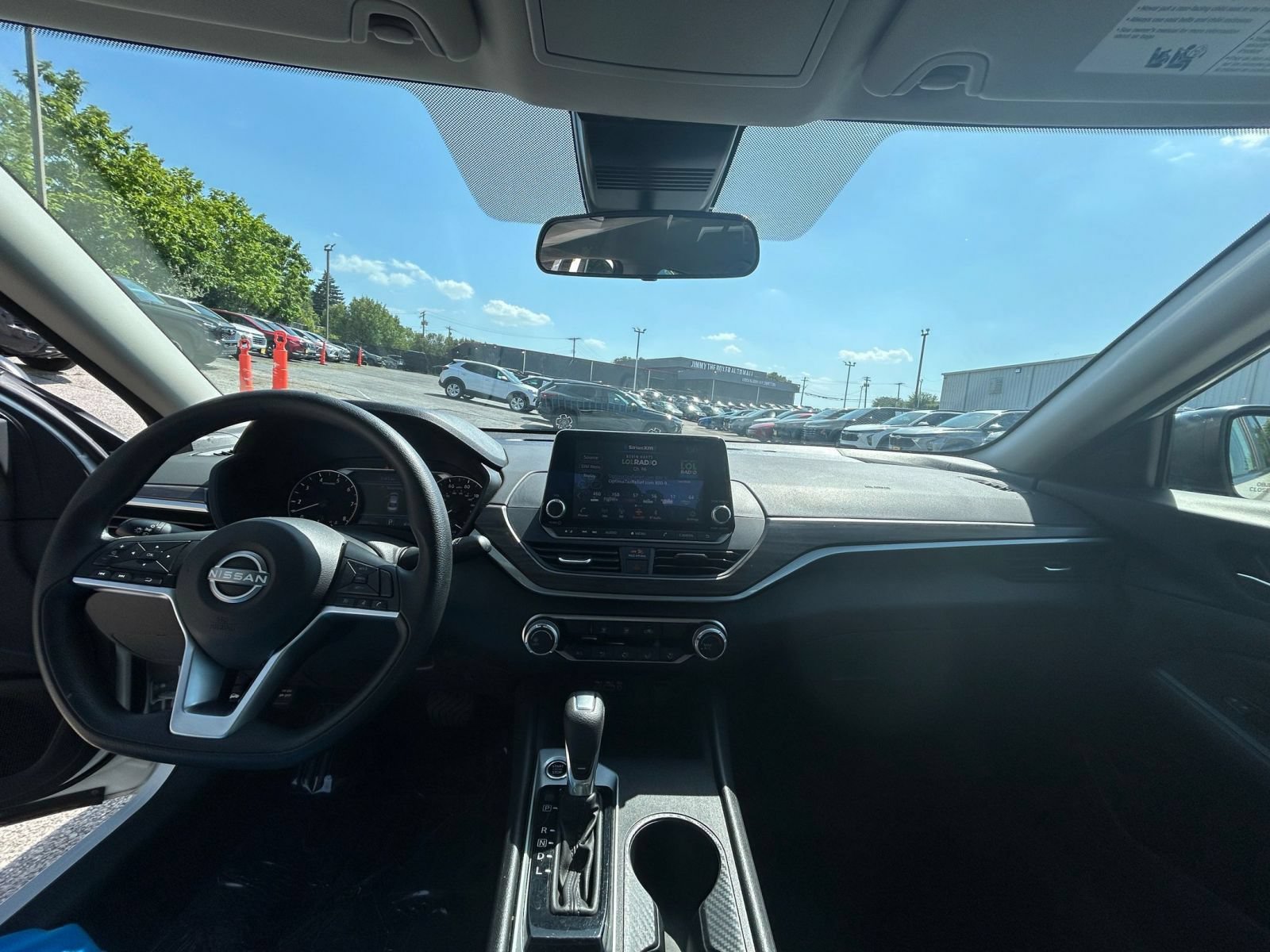 Used 2025 Nissan Altima 2.5 SV FWD image 28