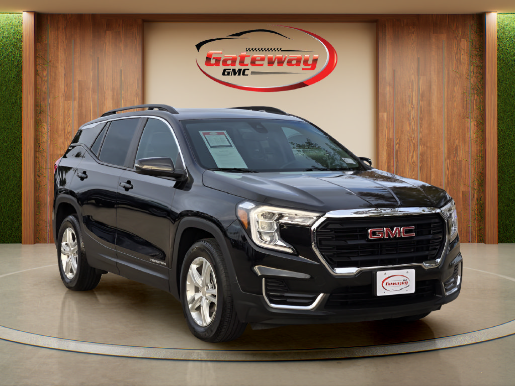 Used 2024 GMC Terrain SLE w/ Driver Convenience Package FWD image 3