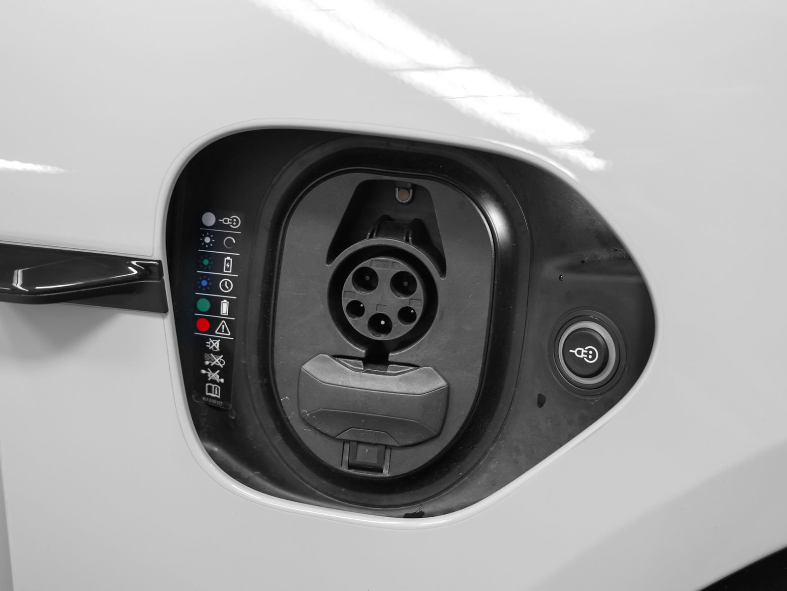 Certified 2024 Porsche Taycan GTS AWD/4WD image 16