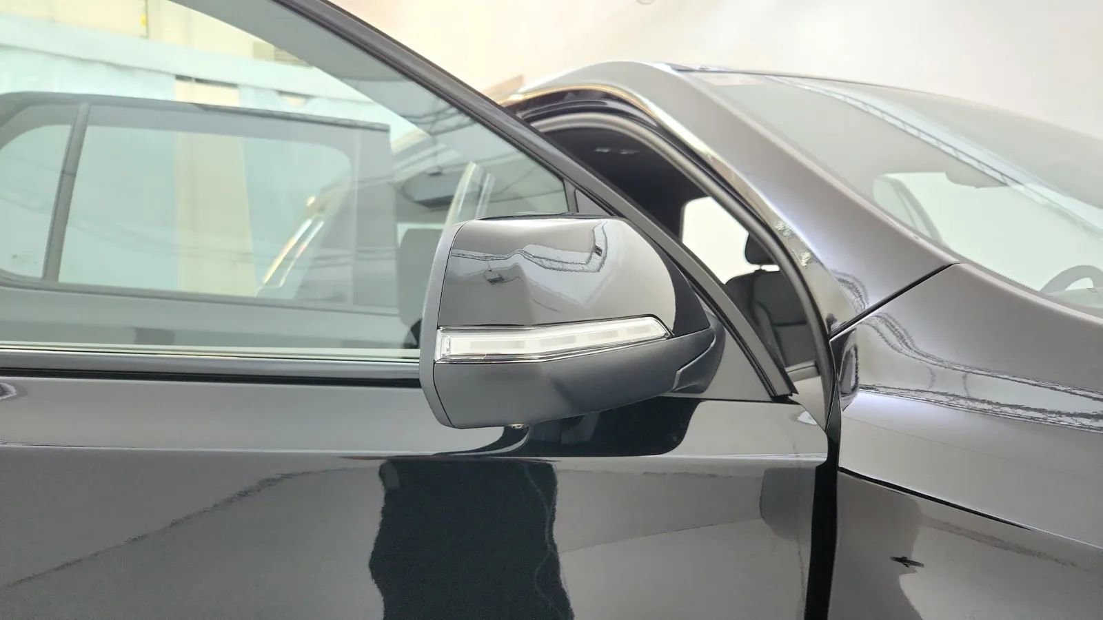 Used 2023 Chevrolet Traverse RS image 18