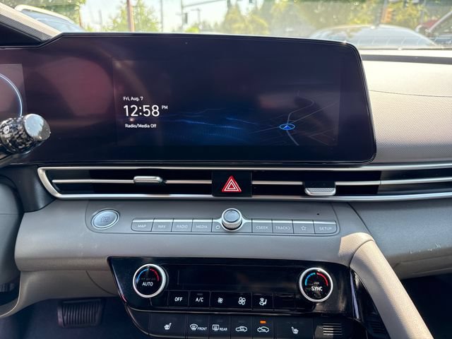 Used 2023 Hyundai Elantra SEL w/ Convenience Package FWD image 23