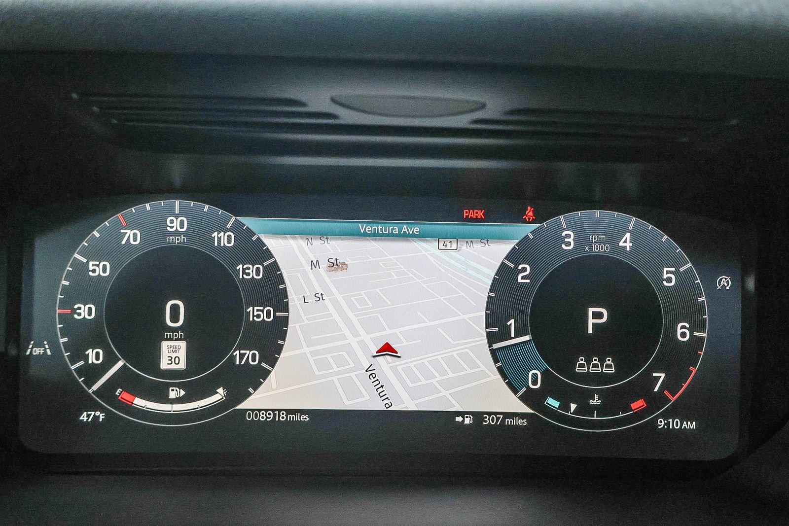 Used 2025 Land Rover Discovery Sport S image 32