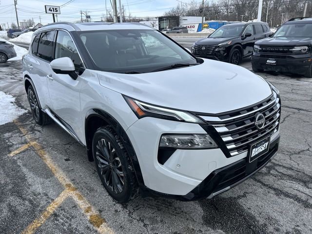Used 2024 Nissan Rogue Platinum image 2