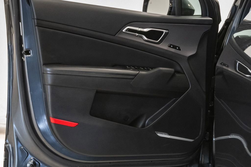Used 2023 Kia Sportage SX image 8