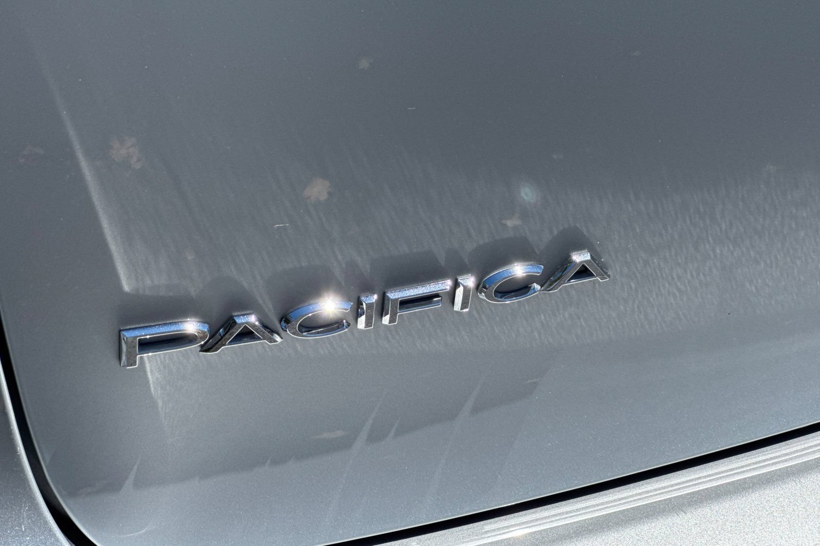 Used 2024 Chrysler Pacifica Touring-L FWD image 32