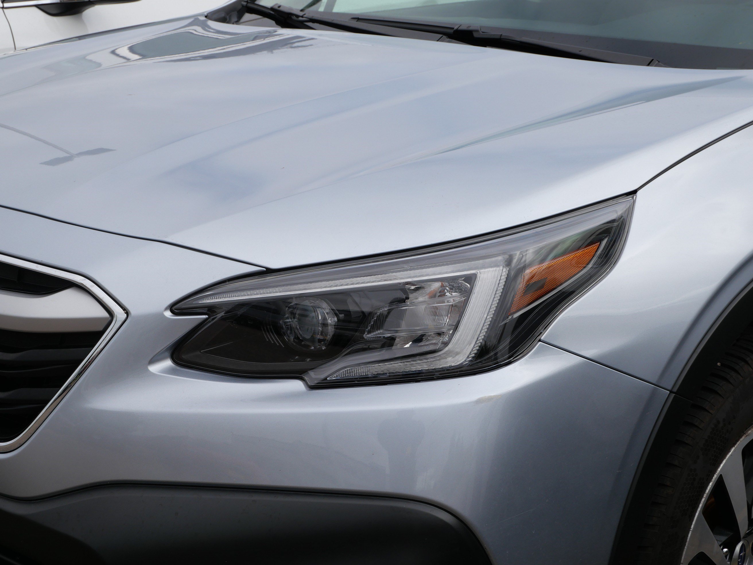 Used 2022 Subaru Outback Premium AWD/4WD image 4