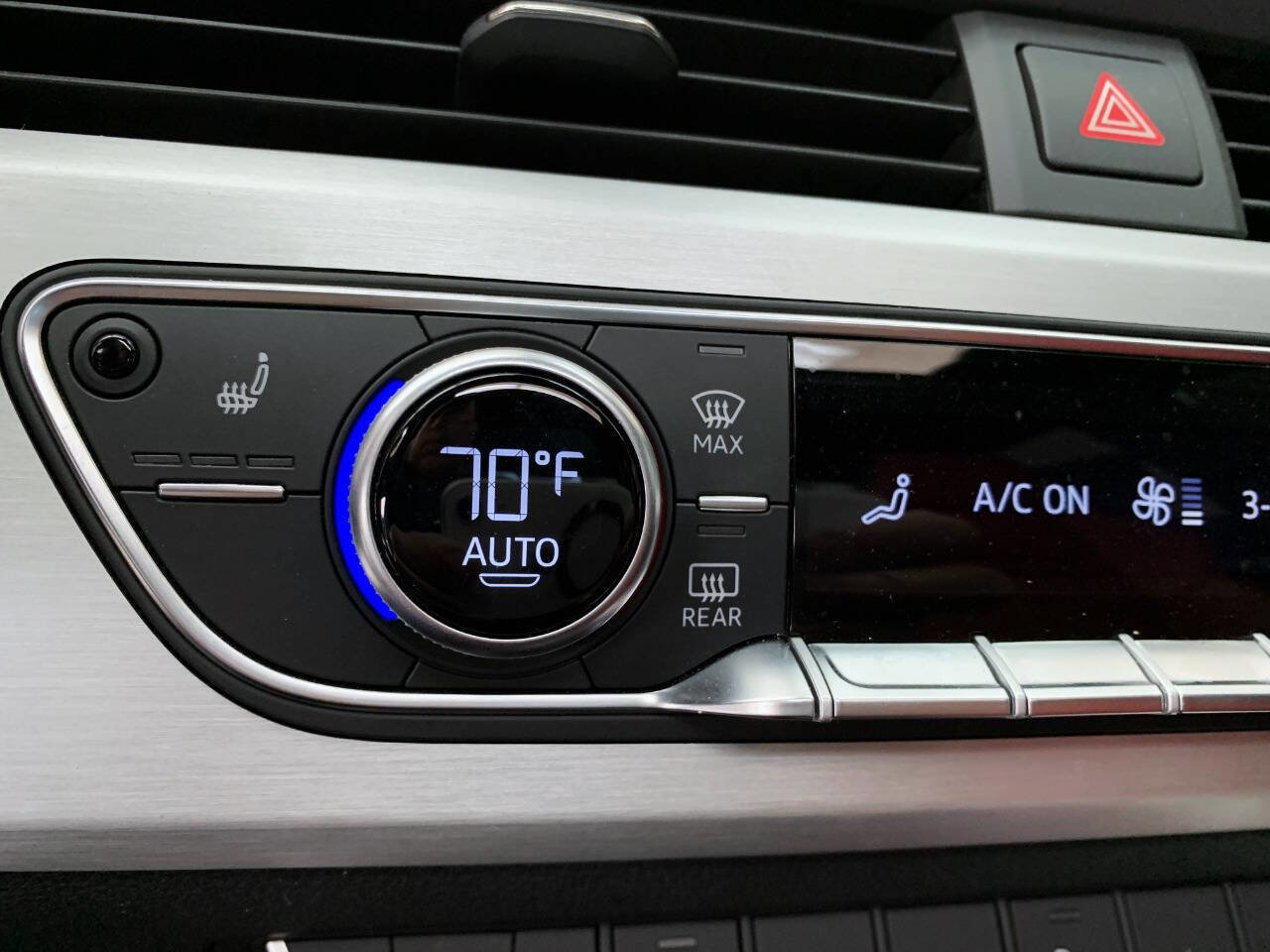 Used 2019 Audi S4 Premium Plus w/ Premium Plus Package image 17