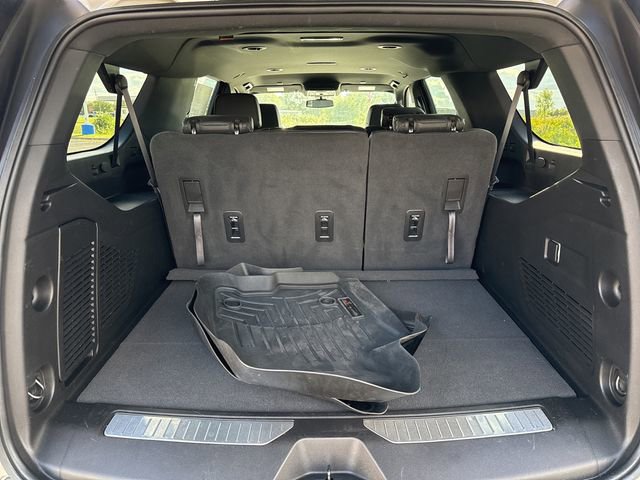 Used 2022 Chevrolet Suburban RST w/ Sport Performance Package image 14