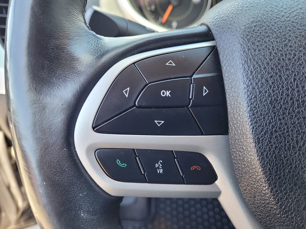 Used 2018 Jeep Cherokee Latitude Plus w/ Cold Weather Group image 16