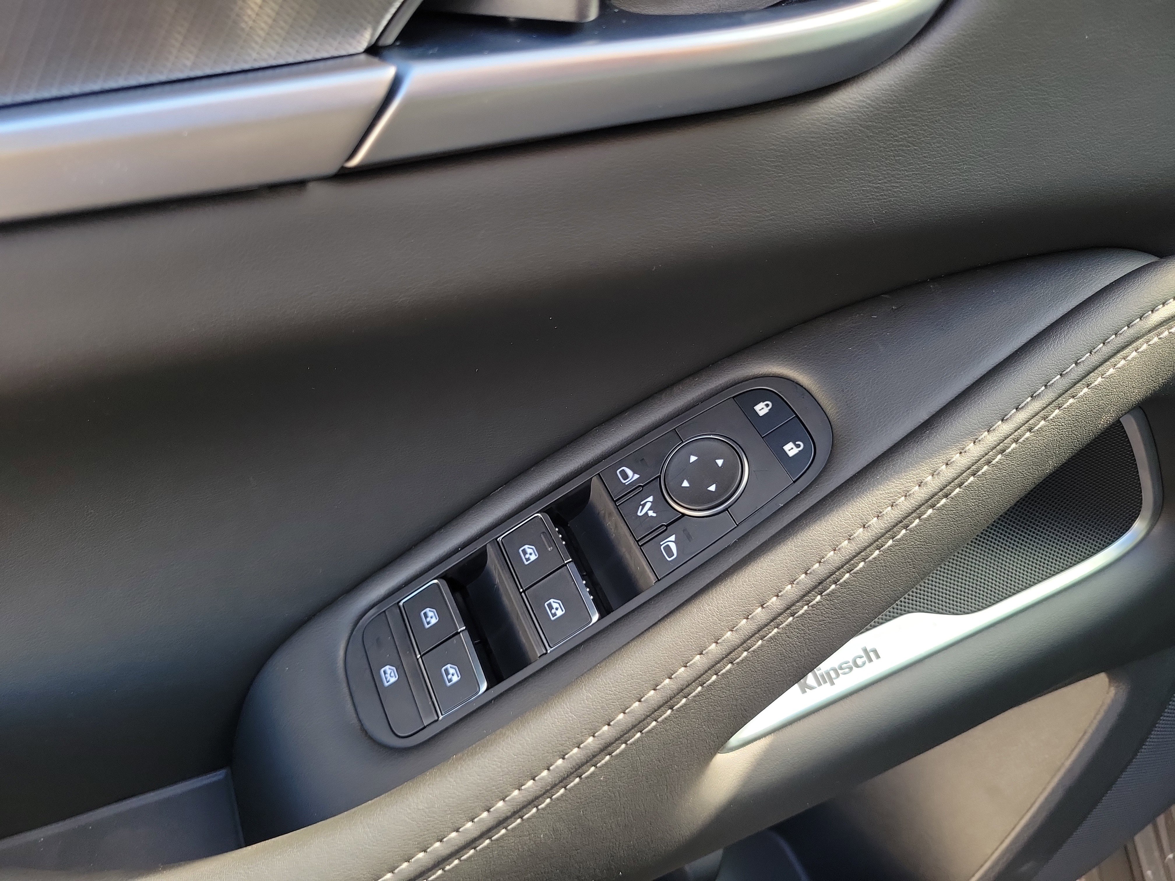 New 2026 INFINITI QX60 Luxe w/ Cargo Package image 16