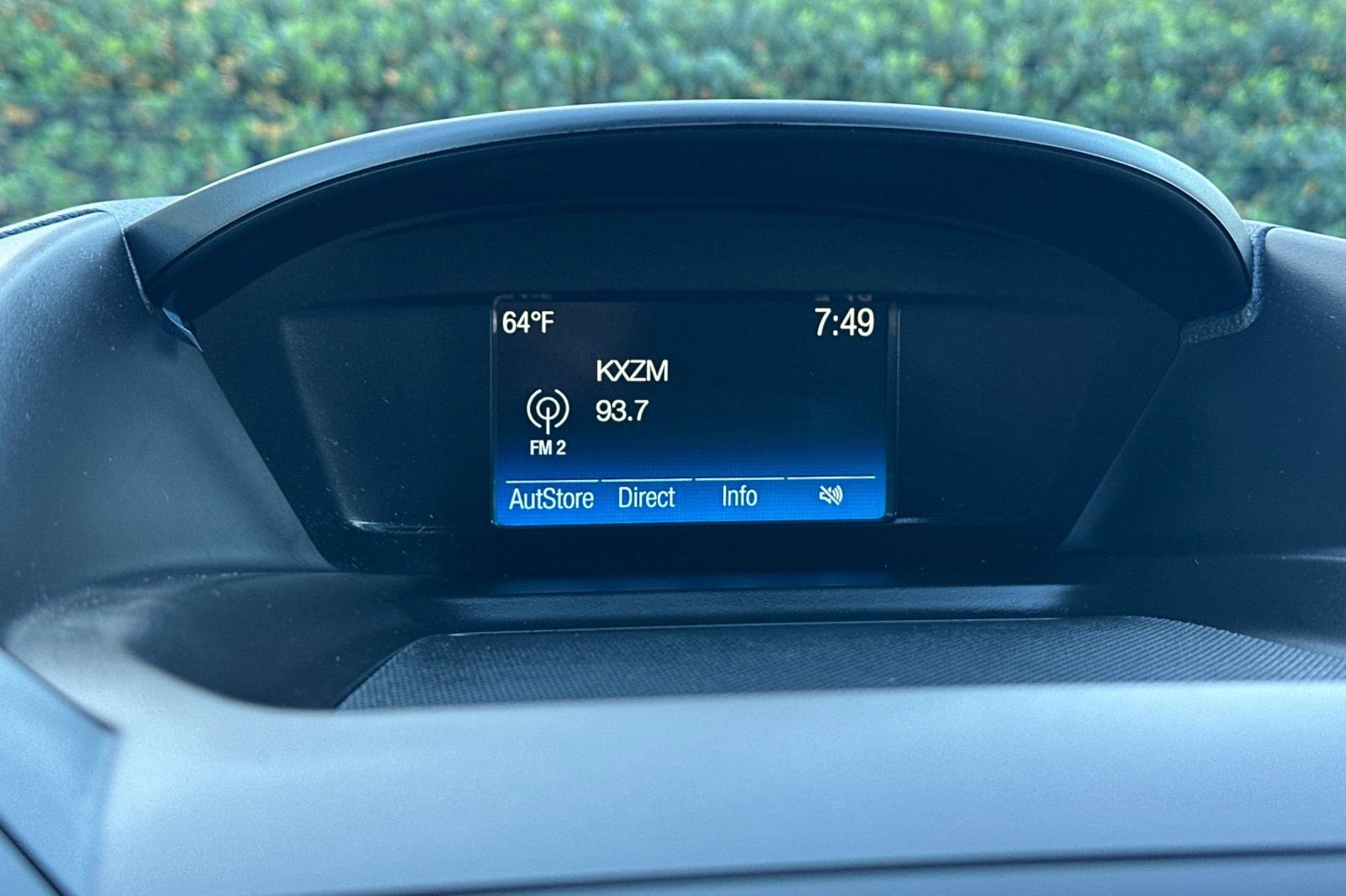 Used 2018 Ford Escape SE w/ SE Sport Appearance Package image 17