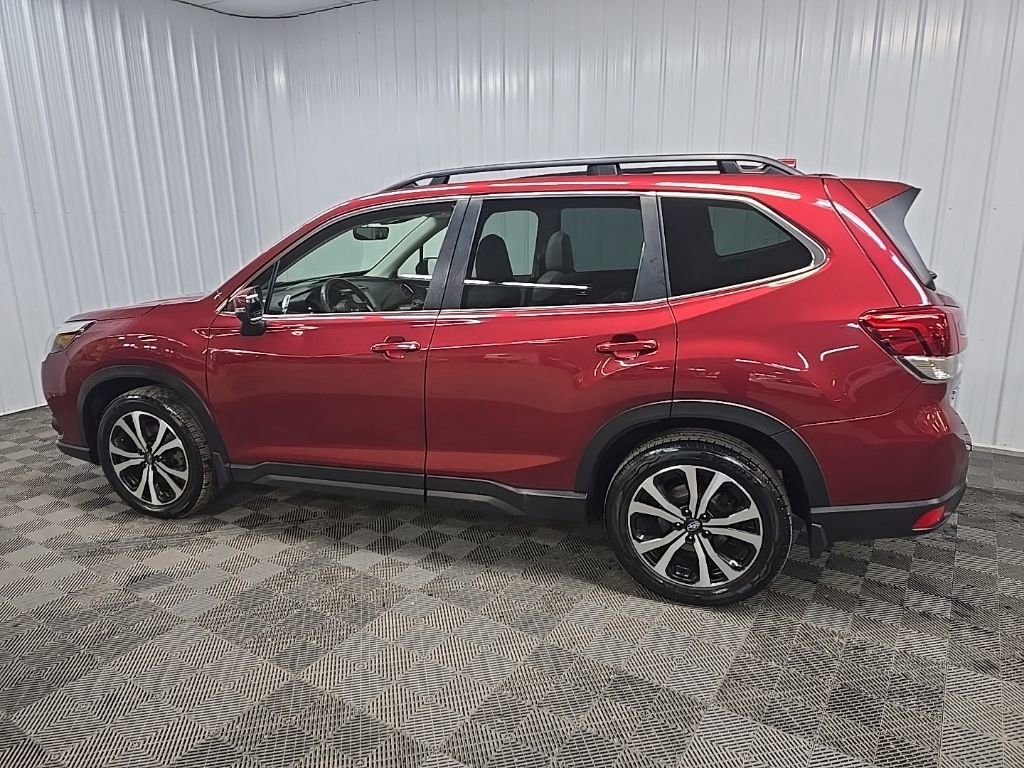 Used 2022 Subaru Forester Limited image 4