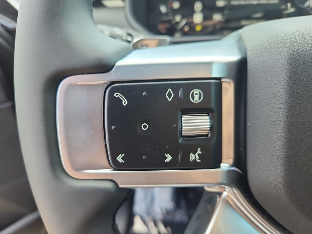 Certified 2025 Land Rover Discovery S AWD/4WD image 19