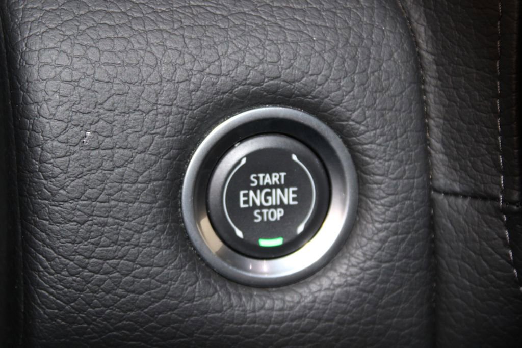 Used 2024 GMC Yukon XL Denali image 28