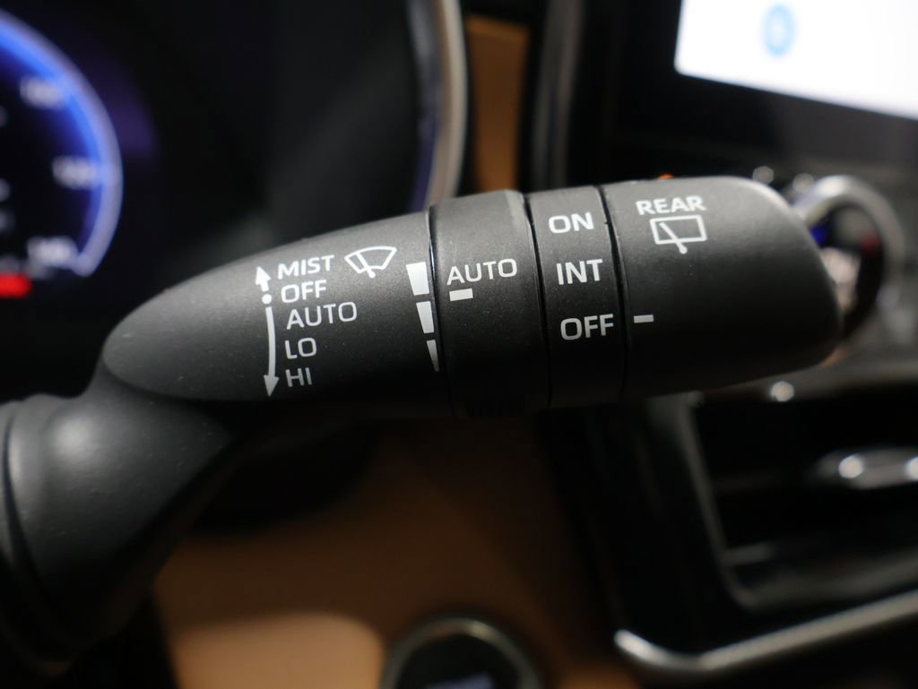 Used 2025 Toyota Highlander Platinum image 41