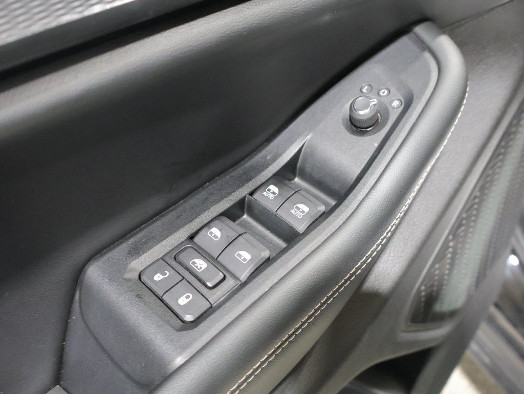 Used 2023 Jeep Grand Cherokee Altitude AWD/4WD image 13
