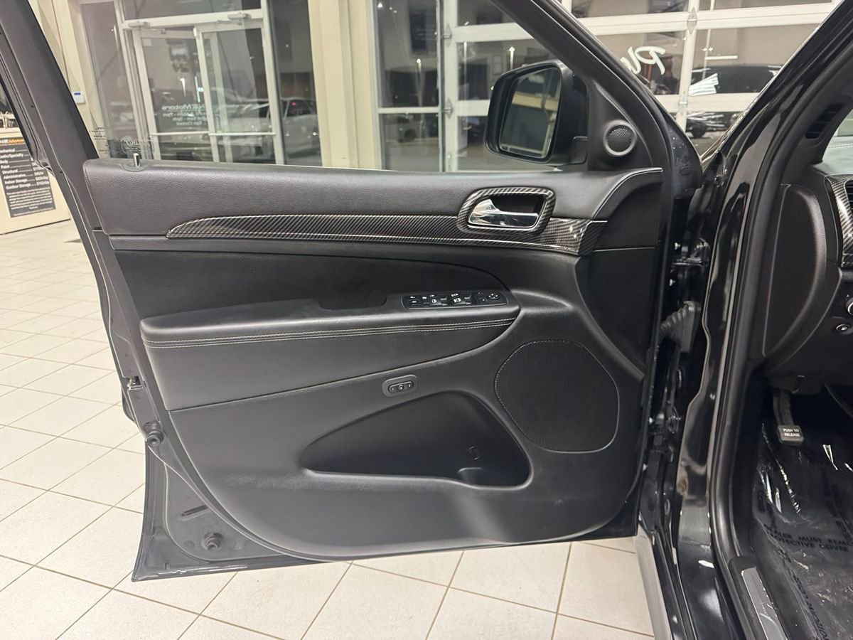 Used 2014 Jeep Grand Cherokee SRT AWD/4WD image 9
