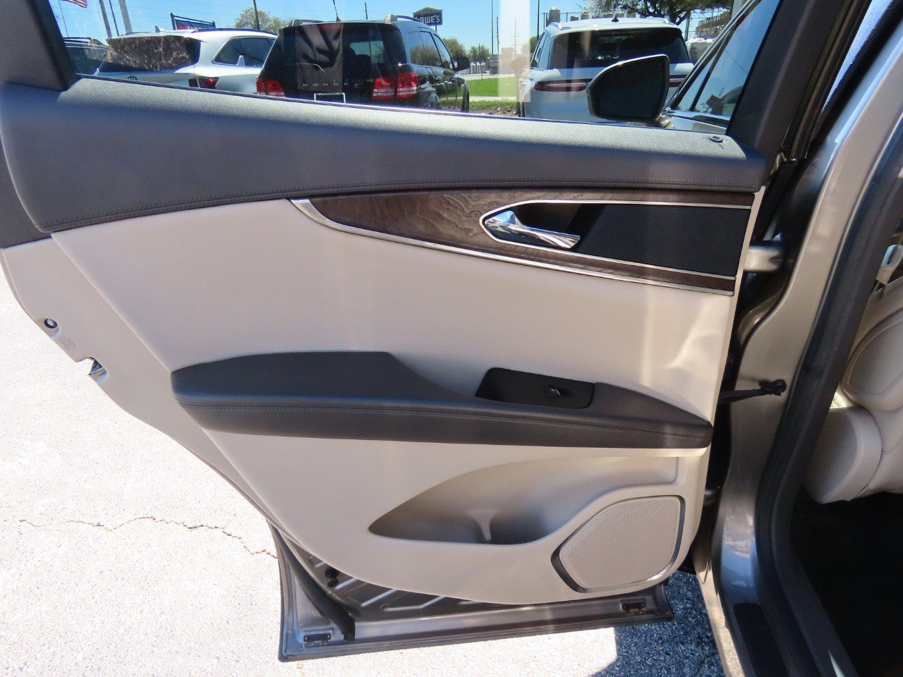 Used 2016 Lincoln MKX Reserve w/ Climate Package image 20