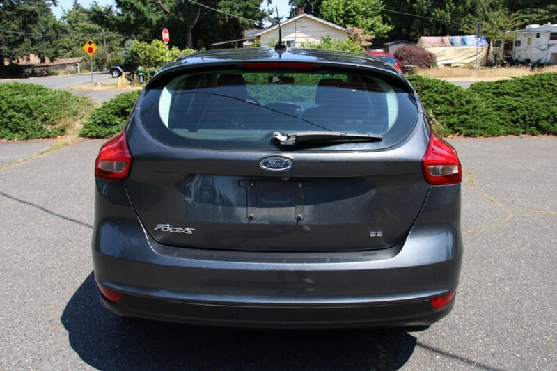 Used 2018 Ford Focus SE w/ Cold Weather Package FWD image 11