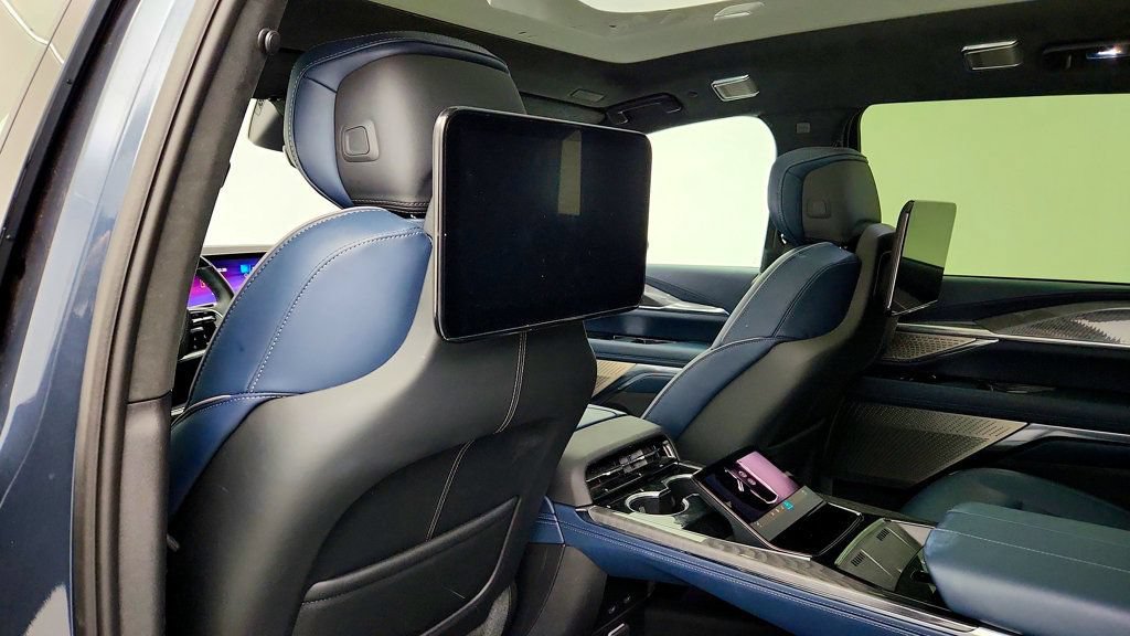 Used 2026 Cadillac Escalade IQ Luxury 2 AWD/4WD image 23